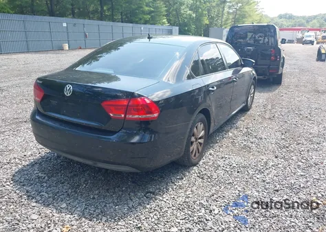 2012 Volkswagen Passat 2.5L S z USA, uszkodzony, nr VIN 1VWAP7A38CC071304